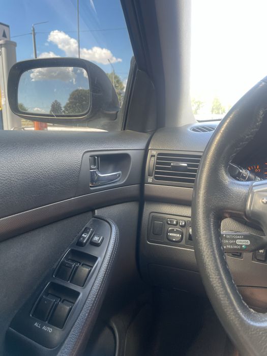 Продам Тойоту Авенсіс