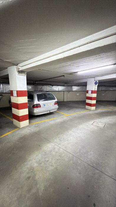 Vendo 2 lugares de garagem