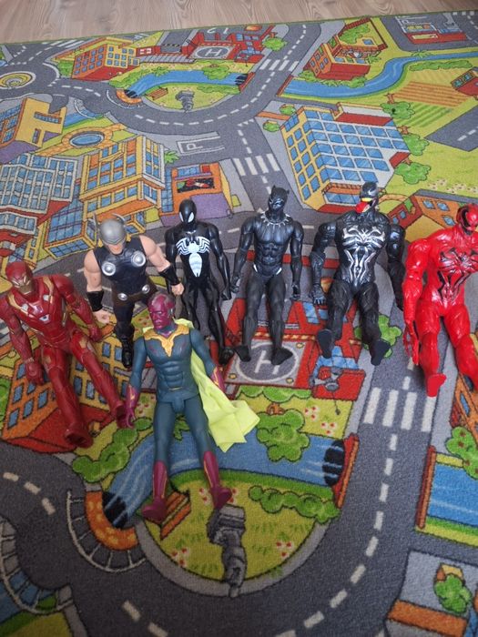 Zestaw 7 figurek avengers