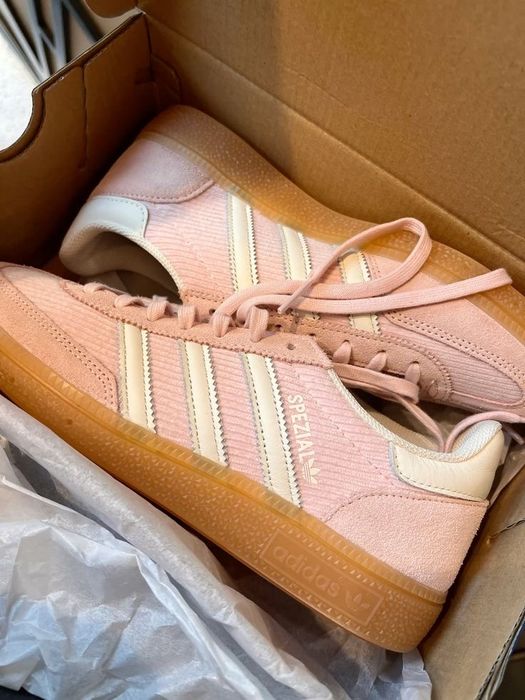 Кросівки adidas spezial рожеві 38