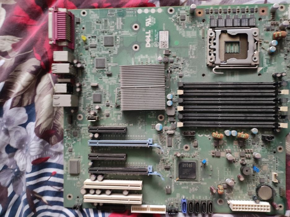 Материнська плата DELL