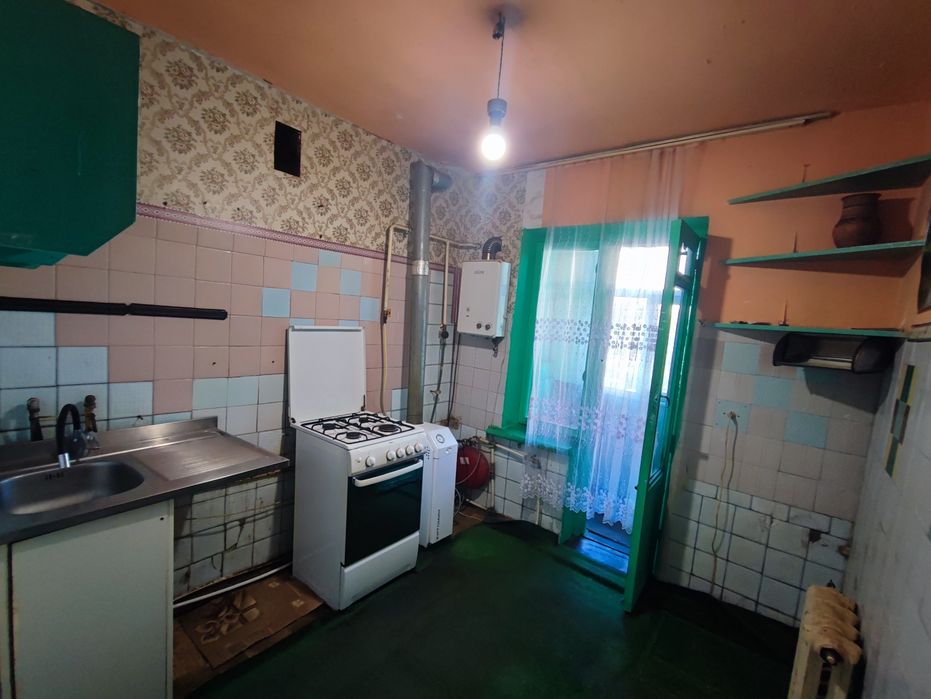 Продається 3- х кімнатна квартира Немішаєво центр 35000 $