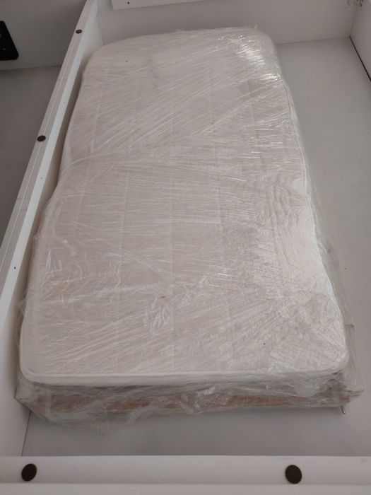 Berço de grades para bebé