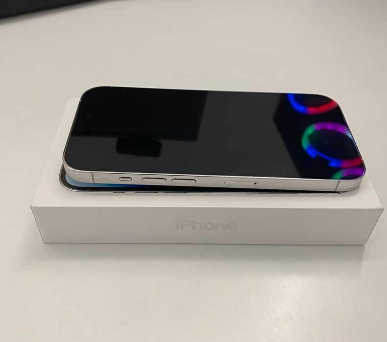 iPhone 14 Pro 256GB Silver | Como Novo | Caixa + Acessórios + AirTag
