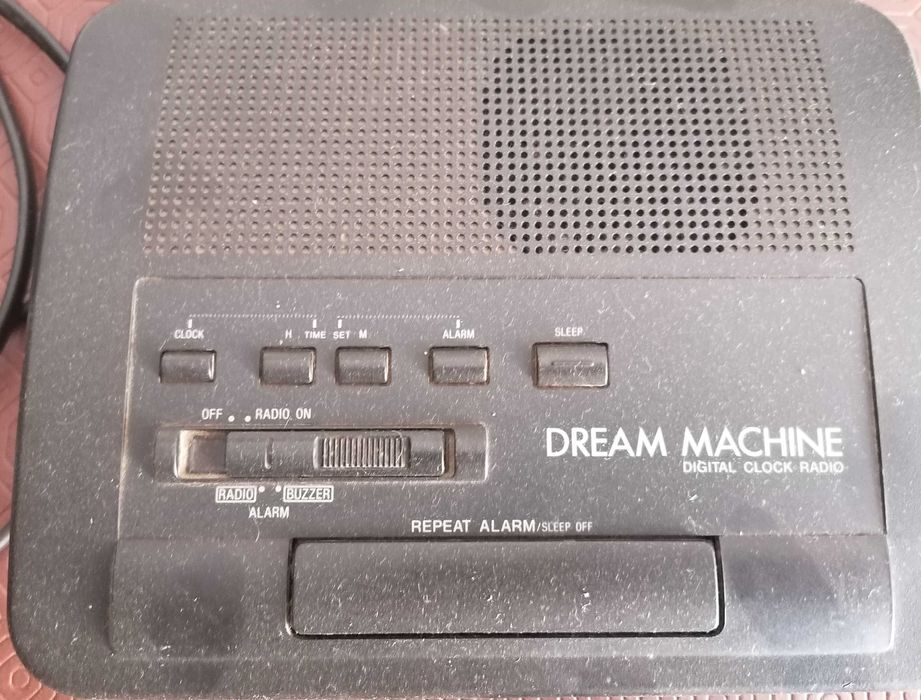 Radio despertador da "Sony", operacional, por 5€