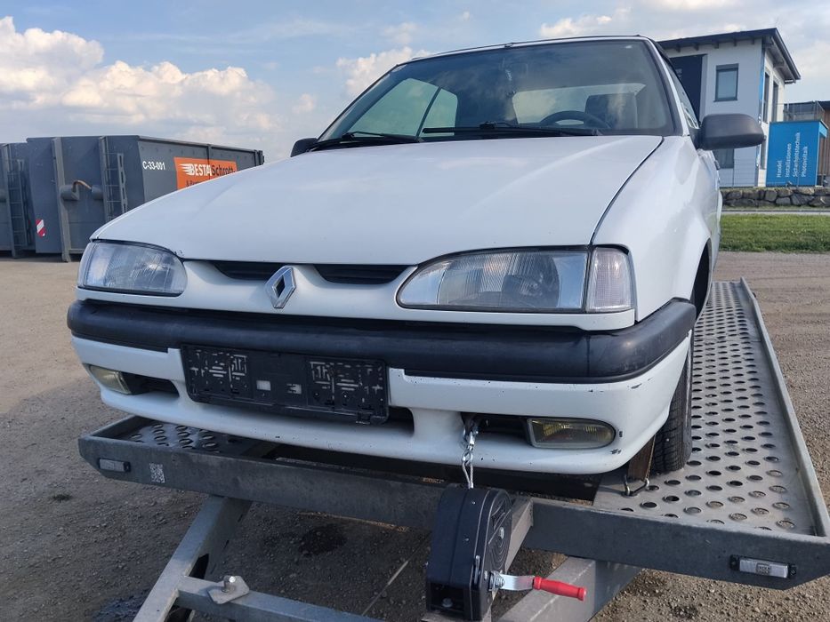 Renault 19