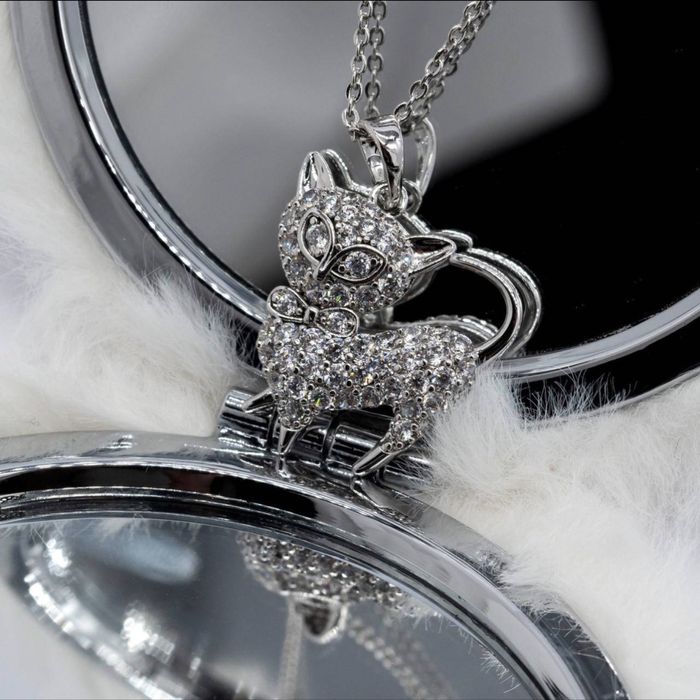 Zawiszka w ksztalcie kotka. Stal chirurgiczna