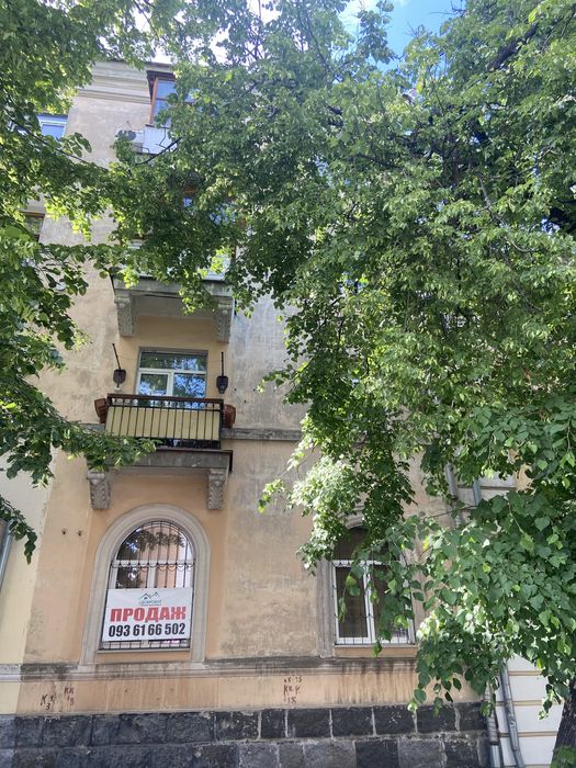 Продаж класичноі 3х сталінки з ремонтом  в Центрі