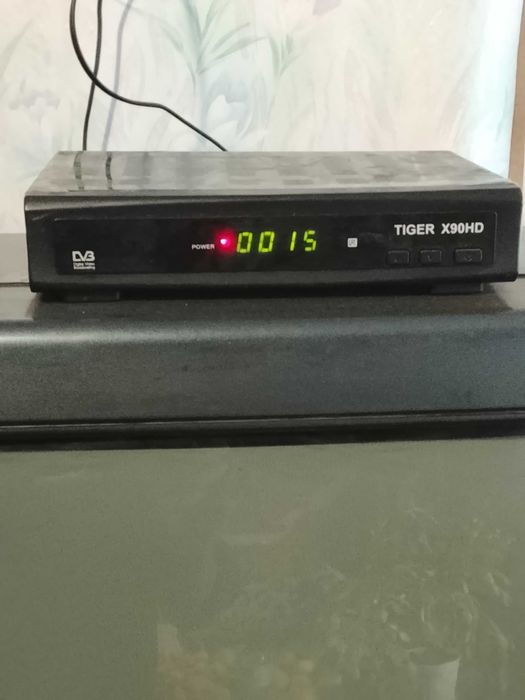 Спутниковый тюнер TIGER X90 HD