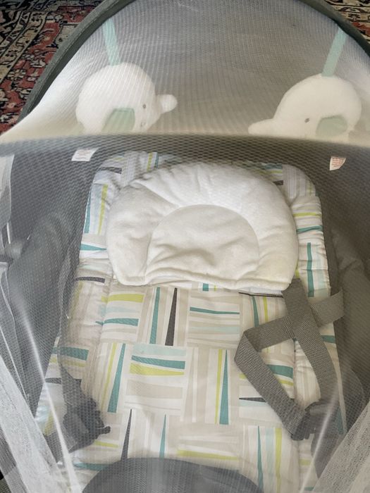 Дитячий заколисувальний центр