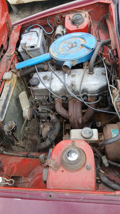 Продам машину 323 1985 года