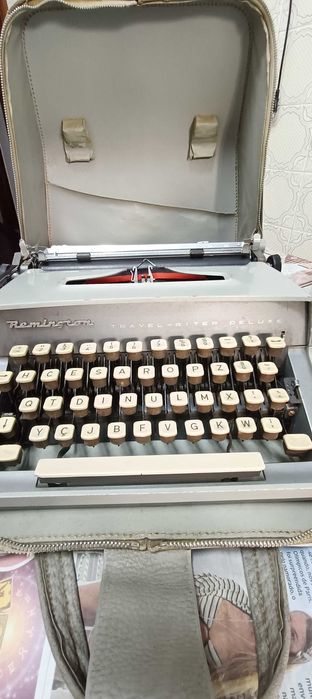 Máquina de escrever antiga