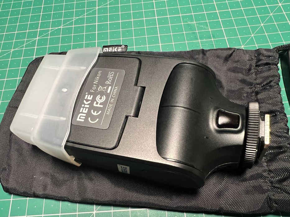 Flash Meike MK320 para Nikon