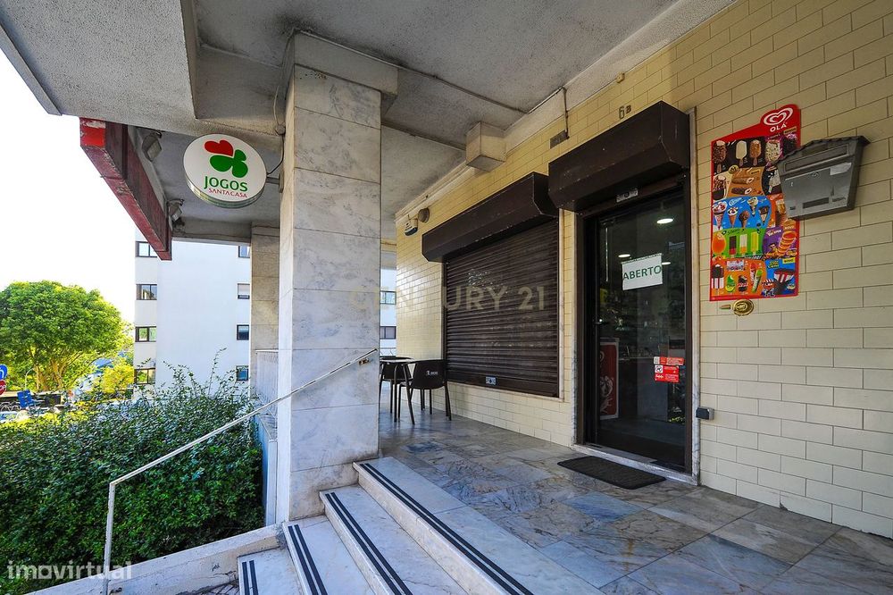 Trespasse de Café-Snack em Carnaxide. Excelente oportunidade de negóci