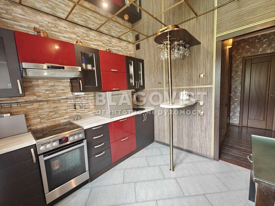 Продаж 2х кімнатної квартири вул. Золбунівська 11а Дарницький район Позняки