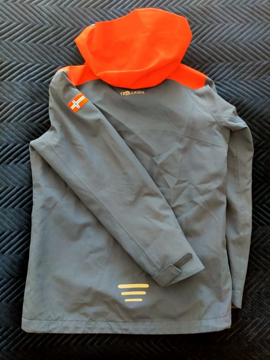 Kurtka trollkids waterproof 152/12Y