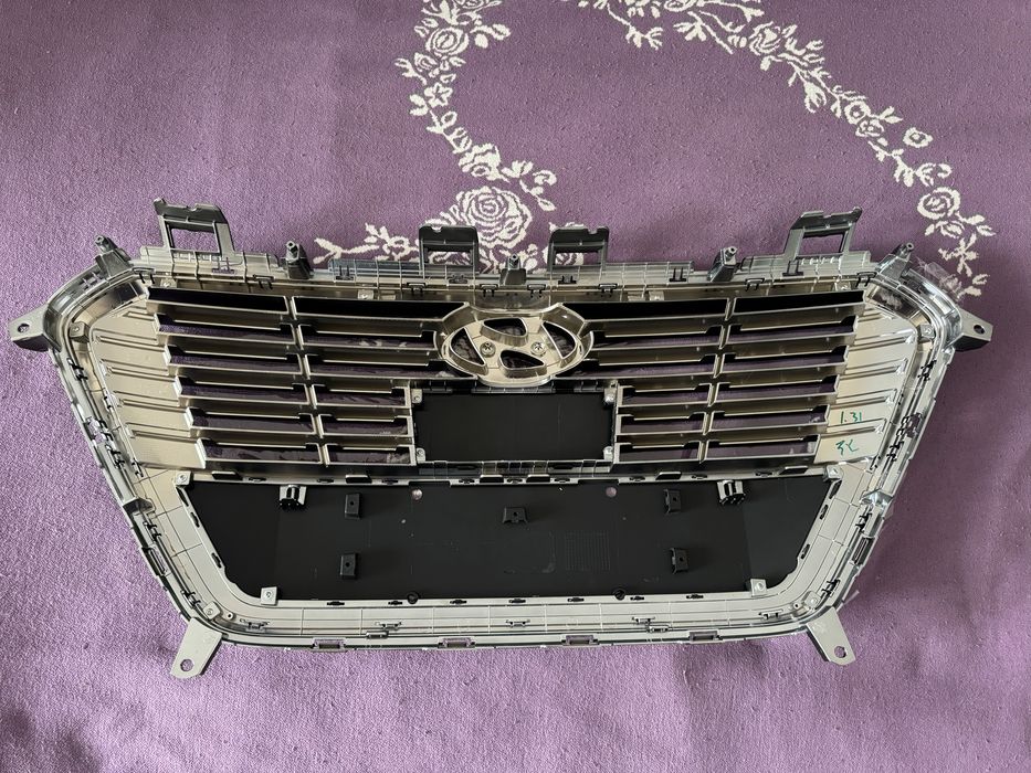 Решетка радиатора Hyundai Sonata Hybrid LF (дистроник) 86350-e6400