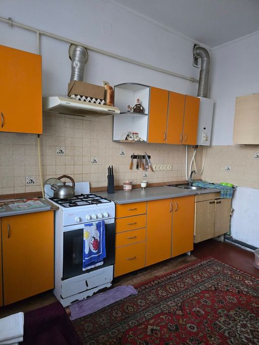 Продам 2-ох кімнатну квартиру по вул.Героїв Майдану