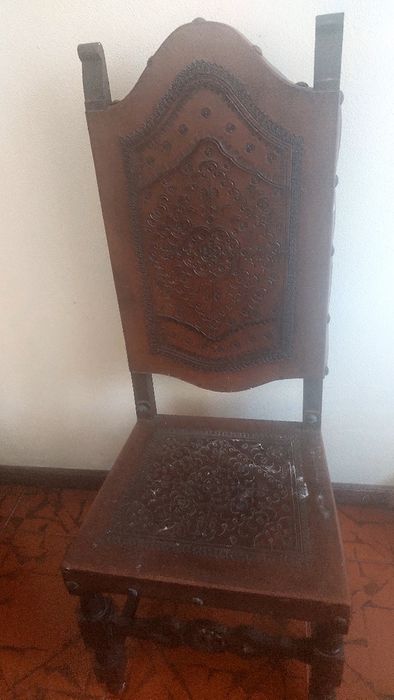 Vendo cadeiras antigas