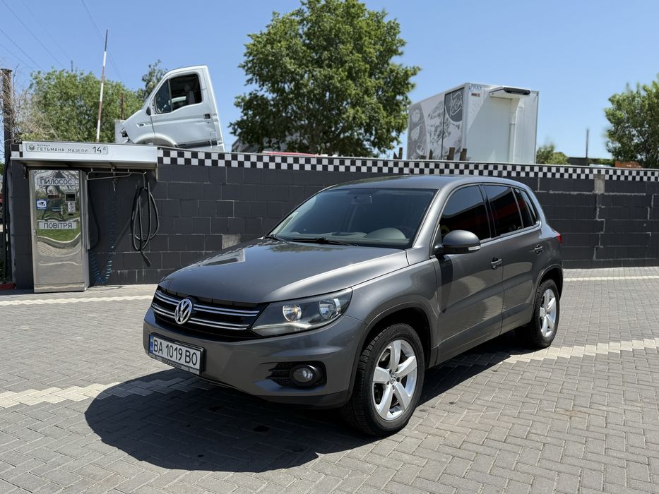VW Tiguan рестовий (не фарбований)