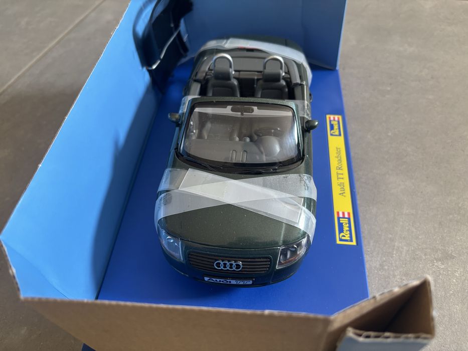 Model Revell skala 1/18 Audi TT Roadster