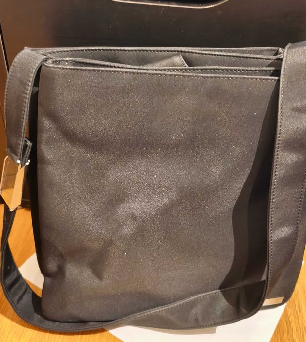 Estilo e elegância. Mala Calvin Klein.