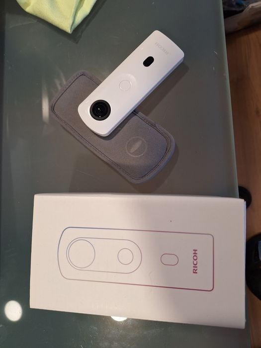 Tetha Ricoh 360 graus