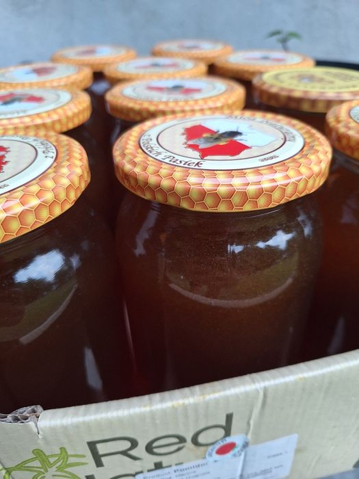 Miód o smaku natury z lasu