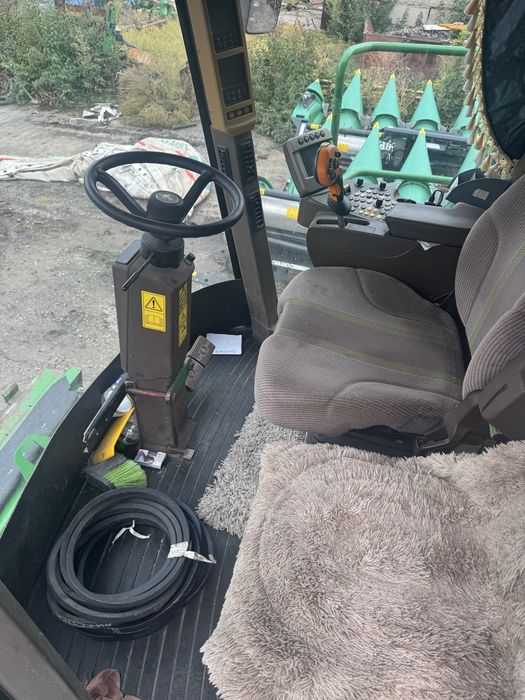 Комбайн Джон Дір S690
