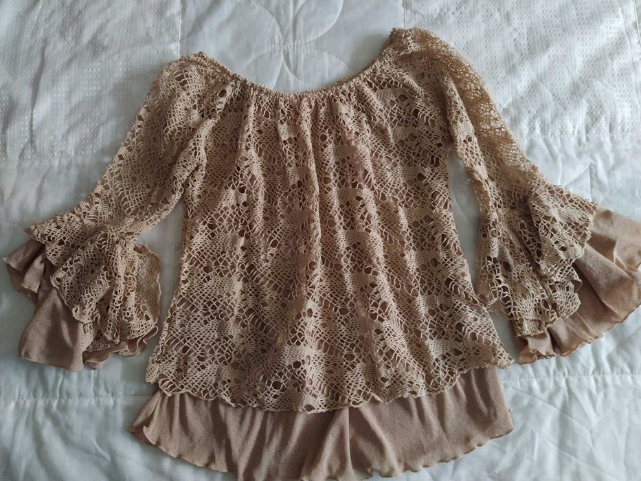 Conj. novo Saia + Blusa bege em renda crochet tam. M/L