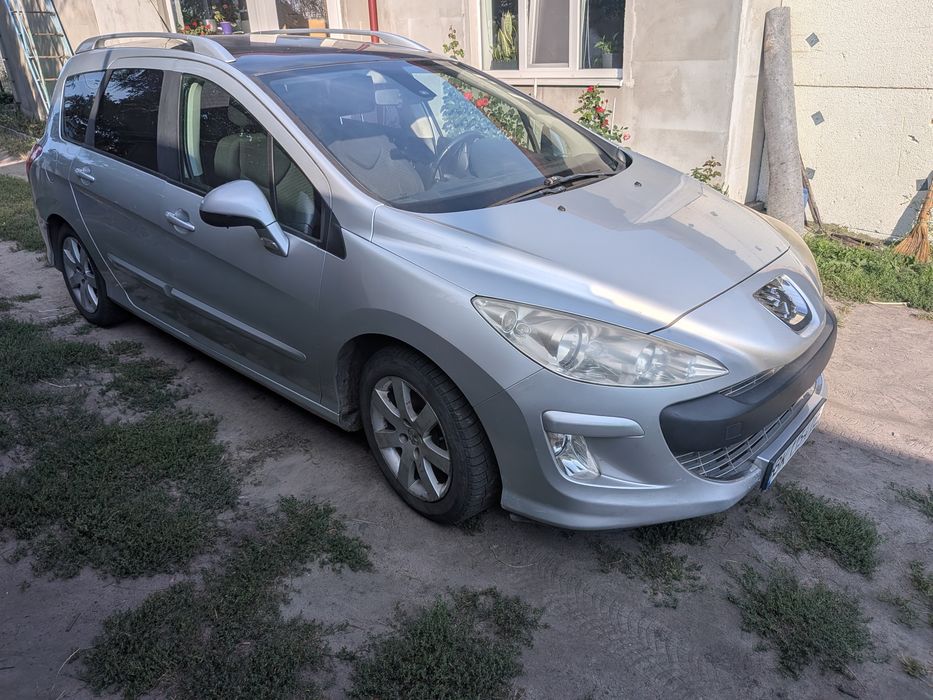 Авто  Пежо 308 2010