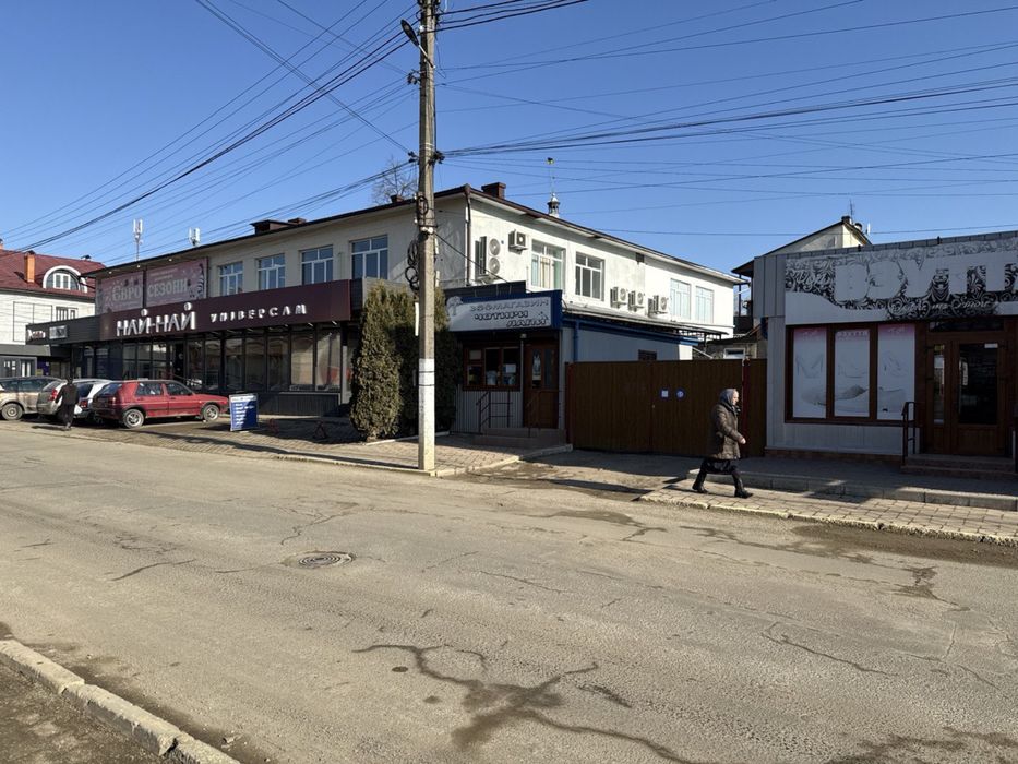 Здаєтья приміщення фасад Сторожинець