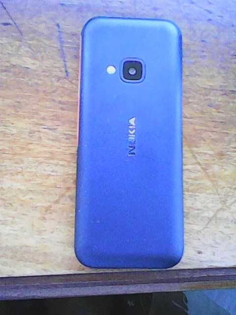 Nokia 218 Dual Sim, e 1-Nokia 213 Dual Sim, usados, de teclas
