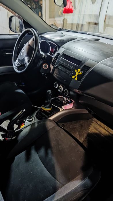 Продам надійний автомобіль на повному ходу, робить нічого не треба