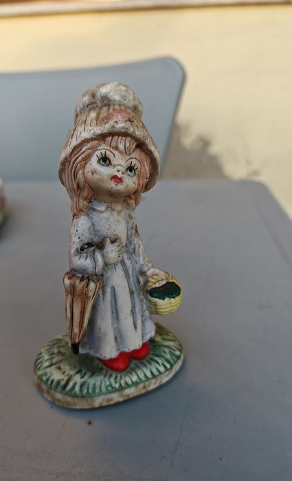 Peças antigas de porcelana