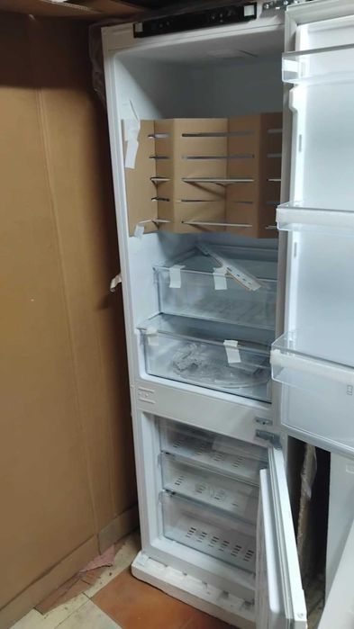 Frigorífico Combinado Encastre TEKA CI3 350 (No Frost)