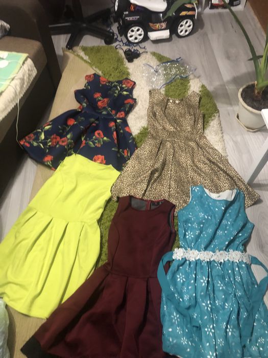 Продам 4  плаття  за 250 грн