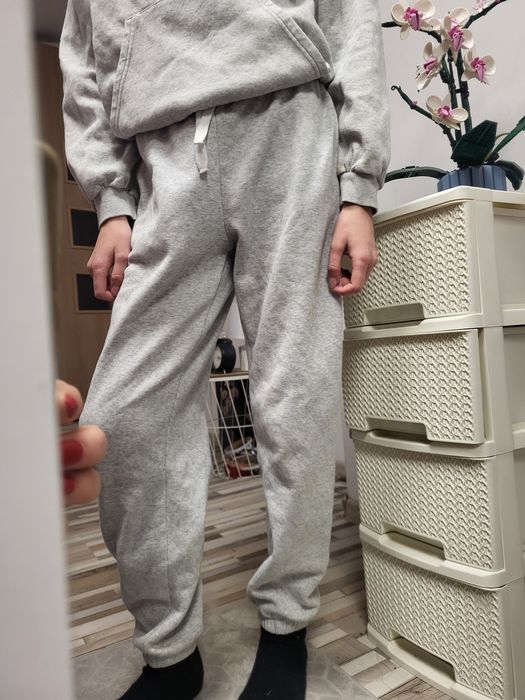 Spodnie dresowe r.140 h&m
