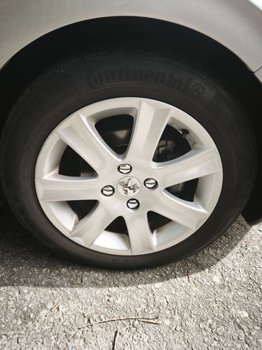 Peugeot 208 1.6 BlueHDi - Económico e bem equipado