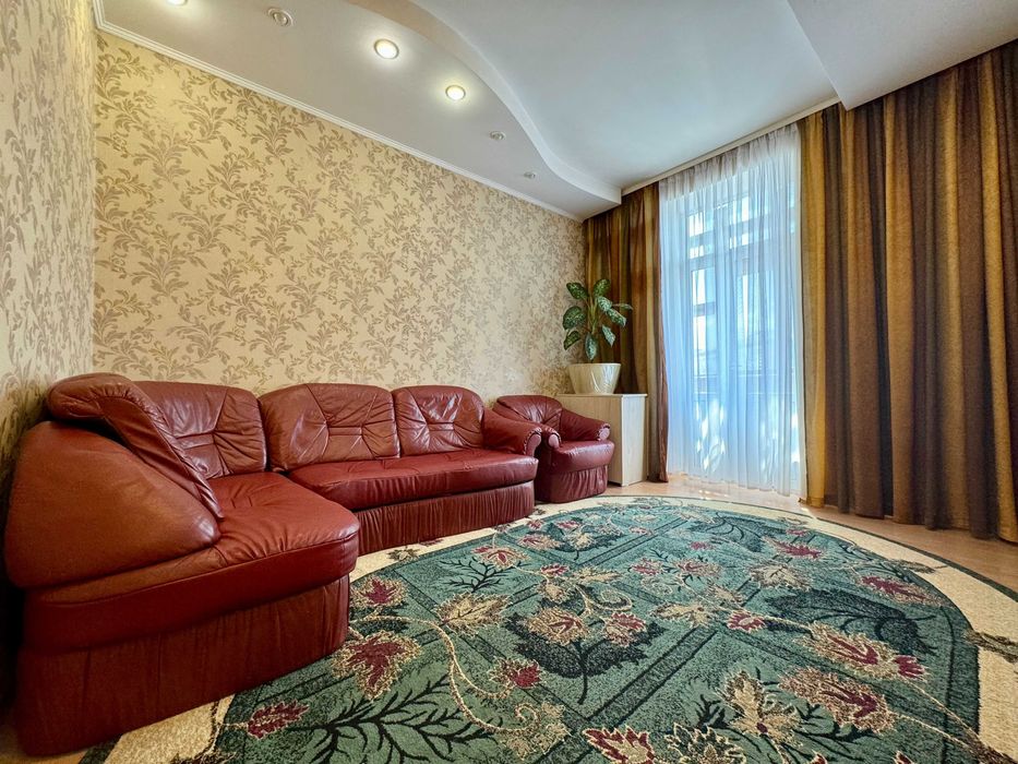ApartPoltava Світлі 3-кімнатні апартаменти, ЦЕНТРА МІСТА ,КВЕД 5510