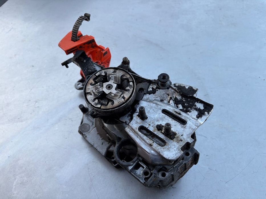Korpus Podstawa Karter Kartery wał korbowy Husqvarna 562XP 560 562XPG (925)
