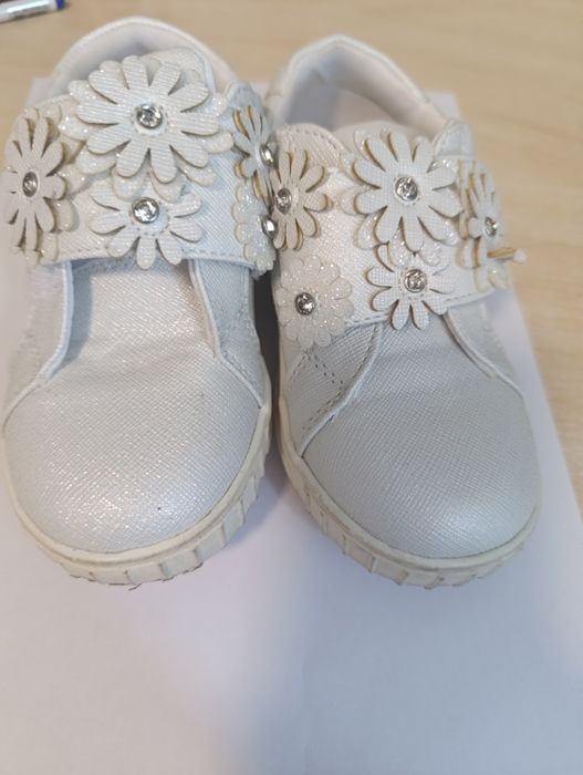 Черевички Чіко для дівчинки,майже нові, дуже гарні