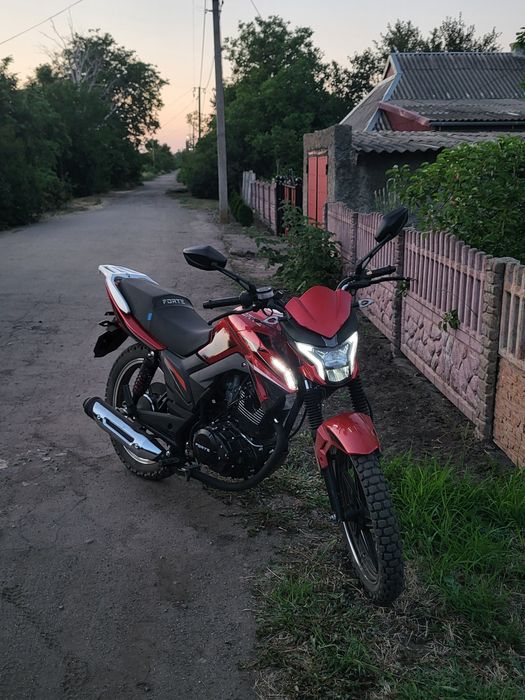 Мотоцикл 200 кубів, 50 км пробігу