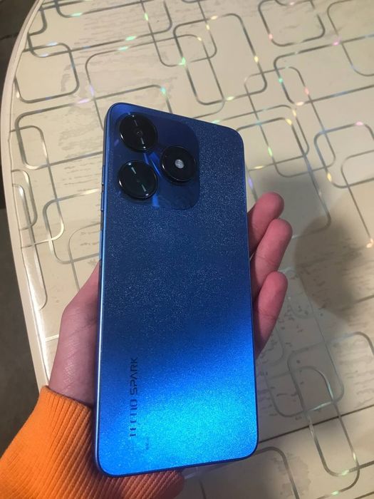 Продам Tecno Spark 10 4+4/128 gb