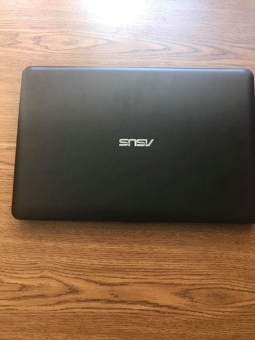 Laptop ASUS polecam