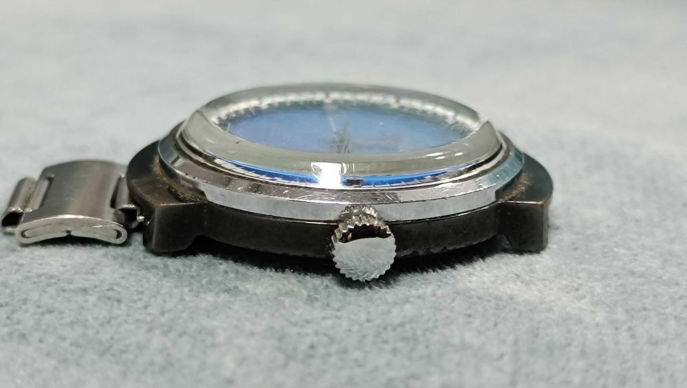 Годинник наручний Ракета - вінтаж СРСР з 90-х механізм 2609.НА