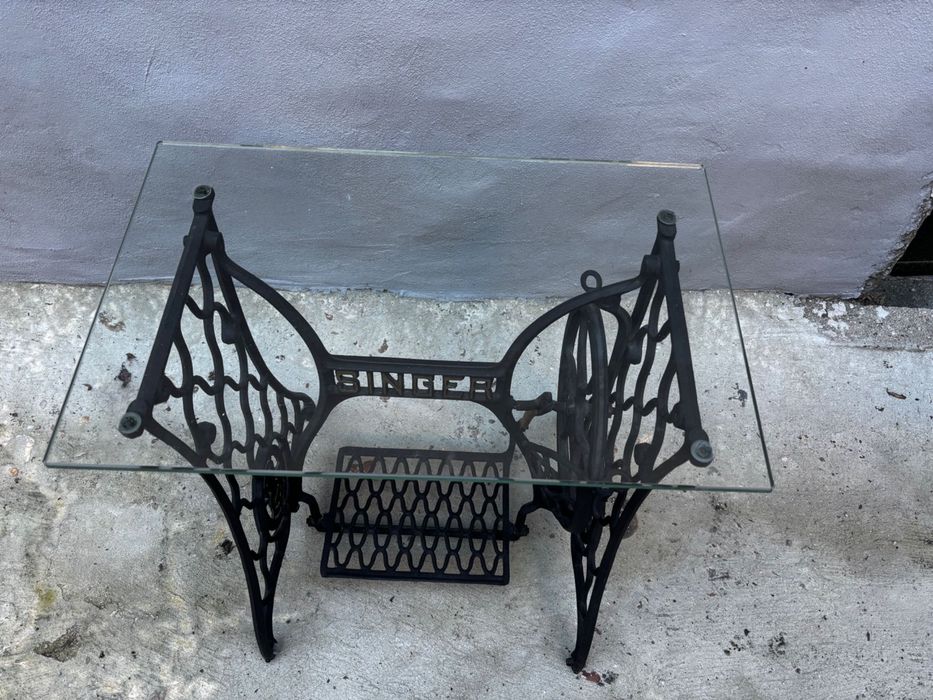 Mesa com pés singer