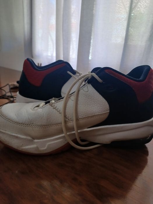 Ténis Nike Air Jordan Max Aura 3 White Fire Red