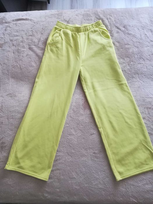 Spodnie piramidy seledynowe