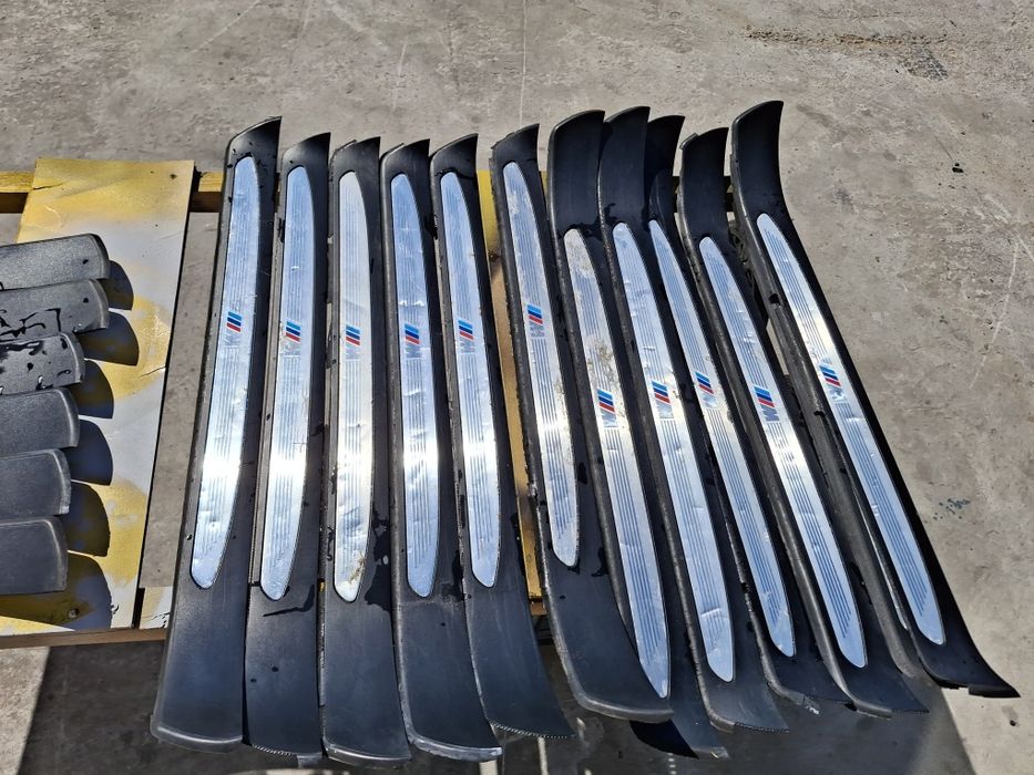 Listwy Wewnętrzne M pakiet BMW E60 E61 Nadprogowe Pojedyncze